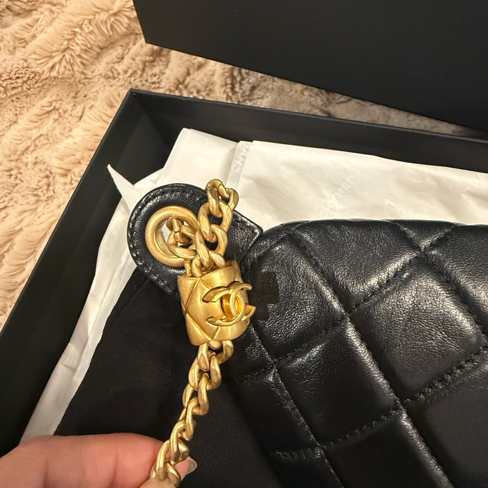 ❤️Authentic Chanel Lambskin Quilted Waist Belt Fanny Bum Bag Black & Gold ❤️ - Picture 5 of 16